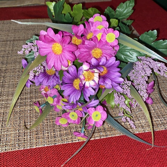 Set of 2 “simply spring” flower bushes. - Picture 2 of 9